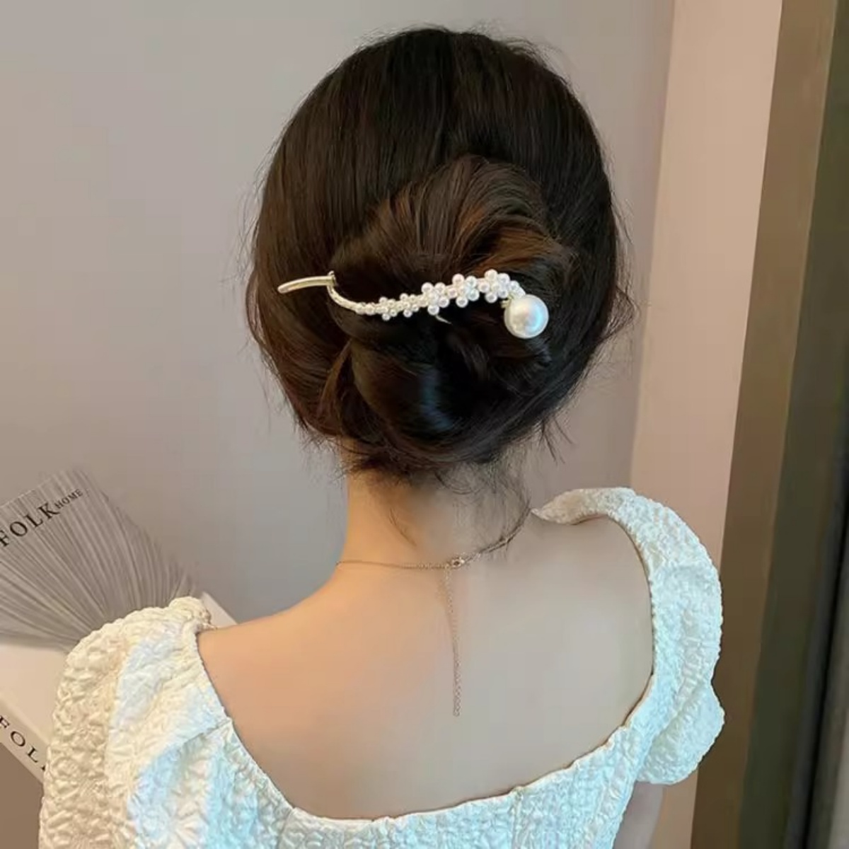 Elegant Glitter Pearl Hair Cli - огляд і ціна Korean Lifestyle & Kids Boutique