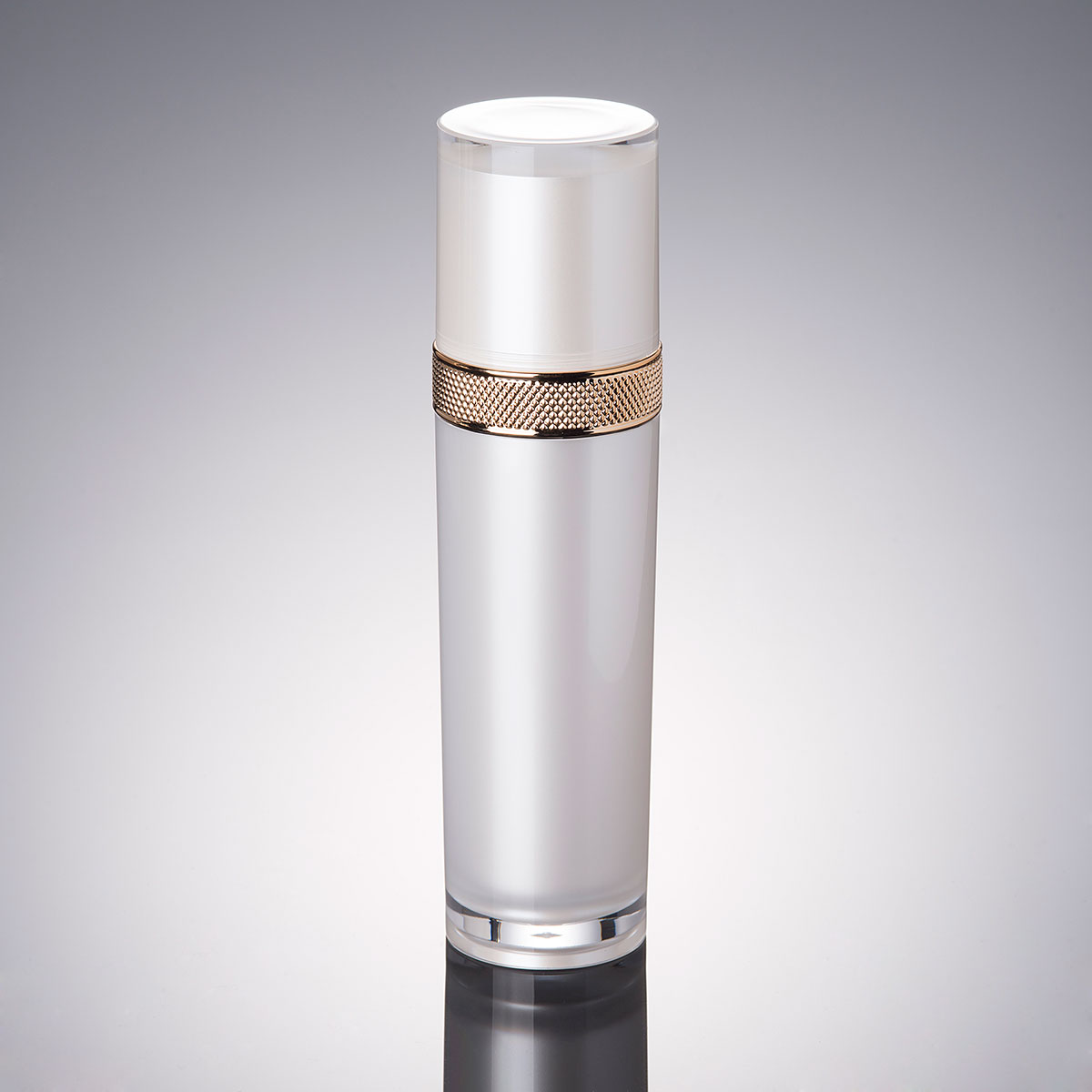 100ml pearl white acrylic/plas - огляд і ціна Essence Serum Toner